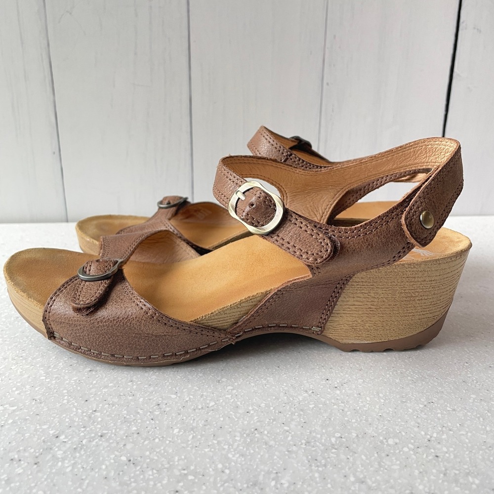 Dansko Thea Brown Leather Clog Sandals Wedge Buckle Strap Shoes Women 39 Boho